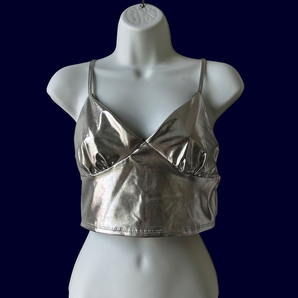 Gaze DTLA | Metallic Silver Camisole Crop Top | NWT | Size: Medium - Picture 2 of 6